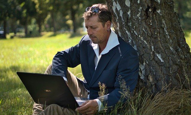 How to move a business online How to move a business online